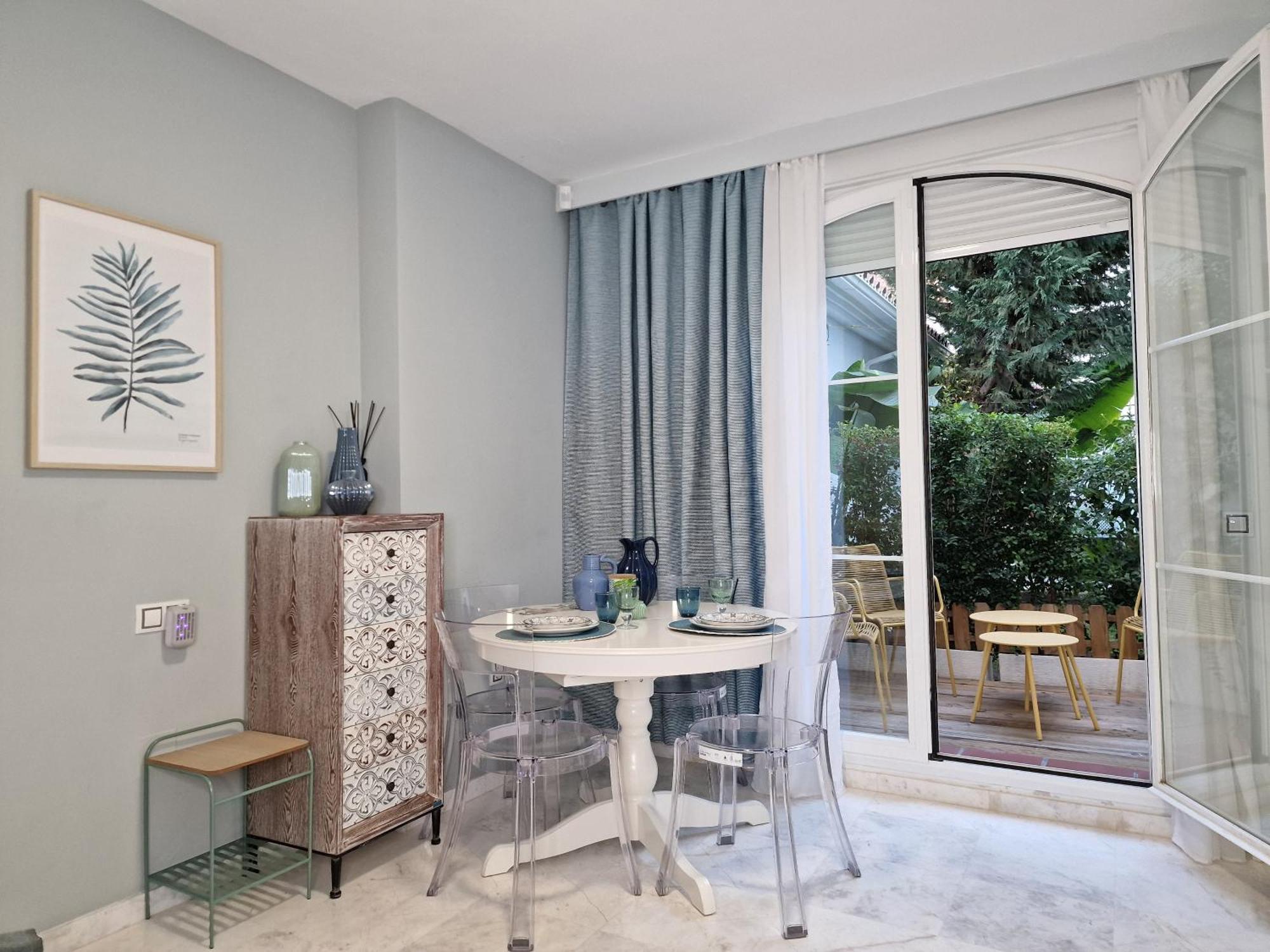 Sun & Palms - Cozy Flat In Quiet Neighbourhood With A Great Pool Area Lejlighed