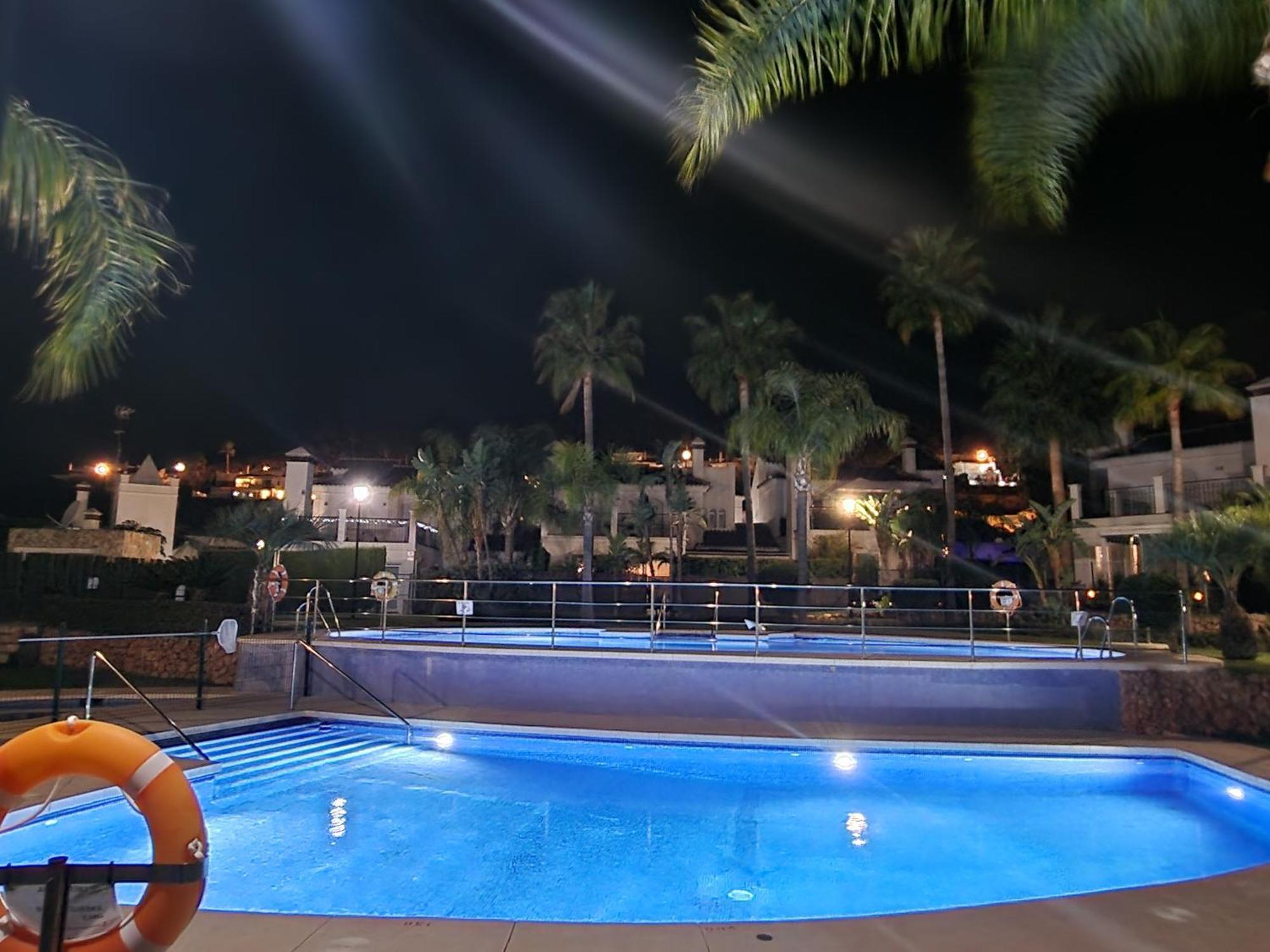 Lejlighed Sun & Palms - Cozy Flat In Quiet Neighbourhood With A Great Pool Area