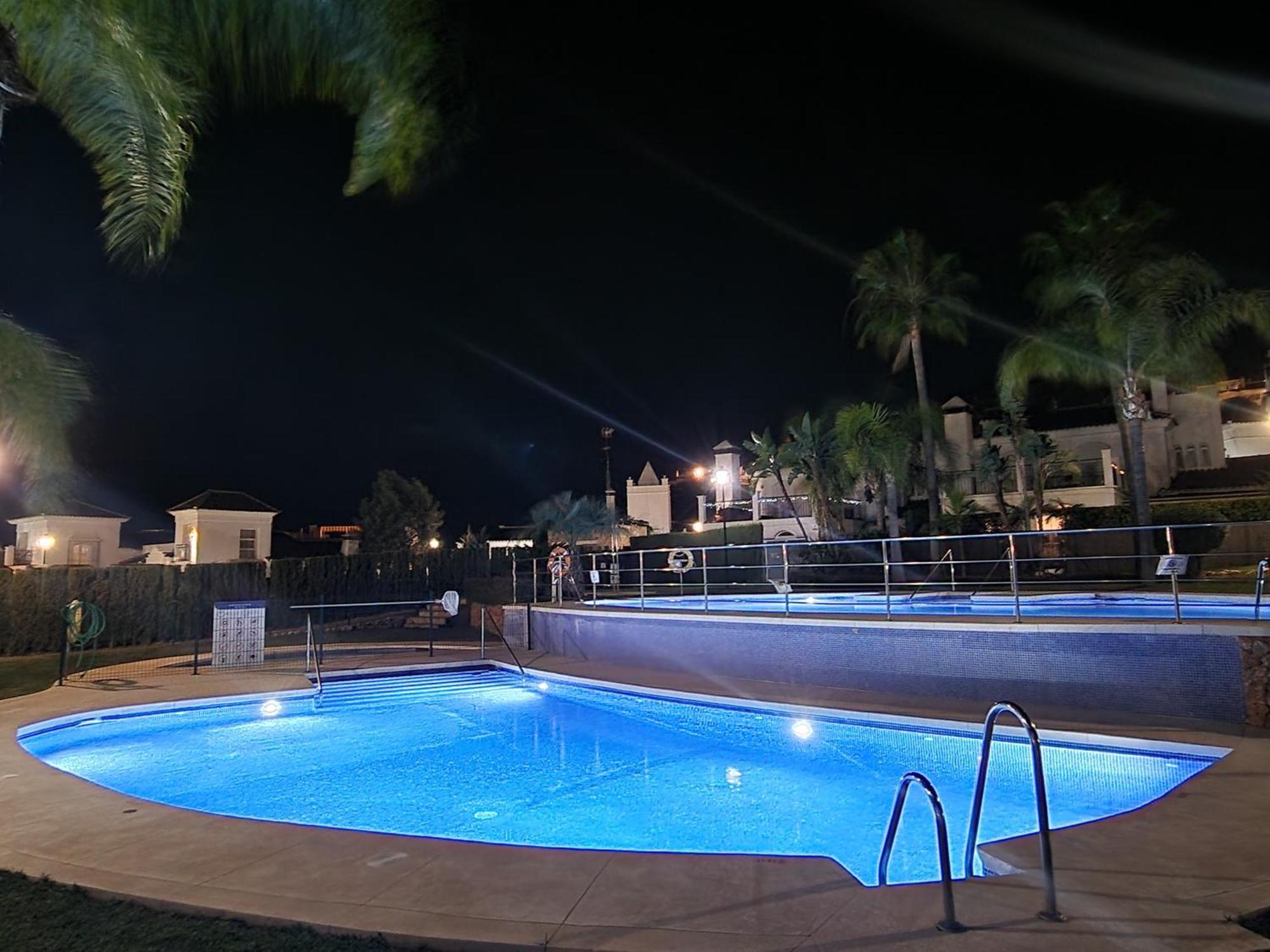 Lejlighed Sun & Palms - Cozy Flat In Quiet Neighbourhood With A Great Pool Area